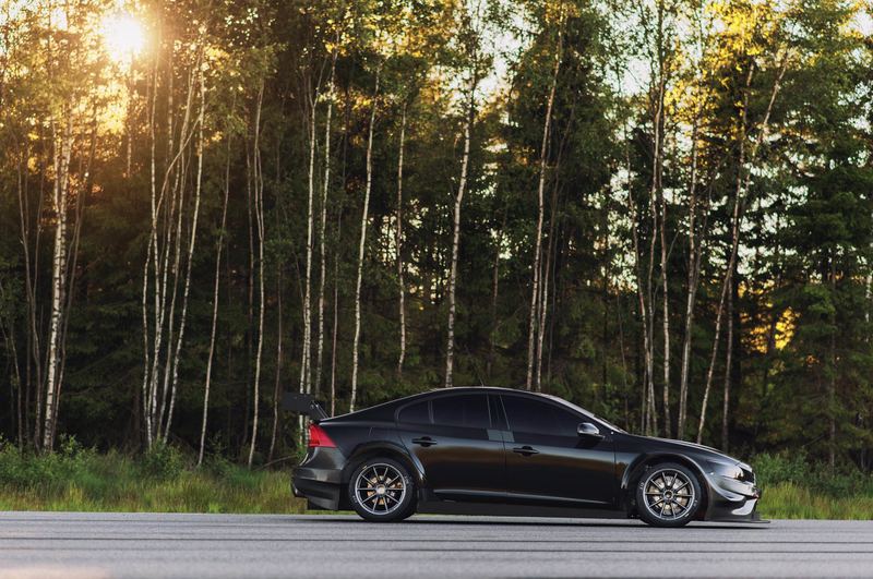 Illustration for article titled Volvo's New S60 Touring Car Racer Is A Sinister Swedish Speed-Meatball